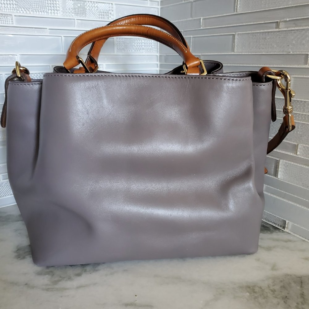 NWOT Dooney and Bourke City Barlow Crossbody Taupe Perfect Condition - Picture 8 of 16